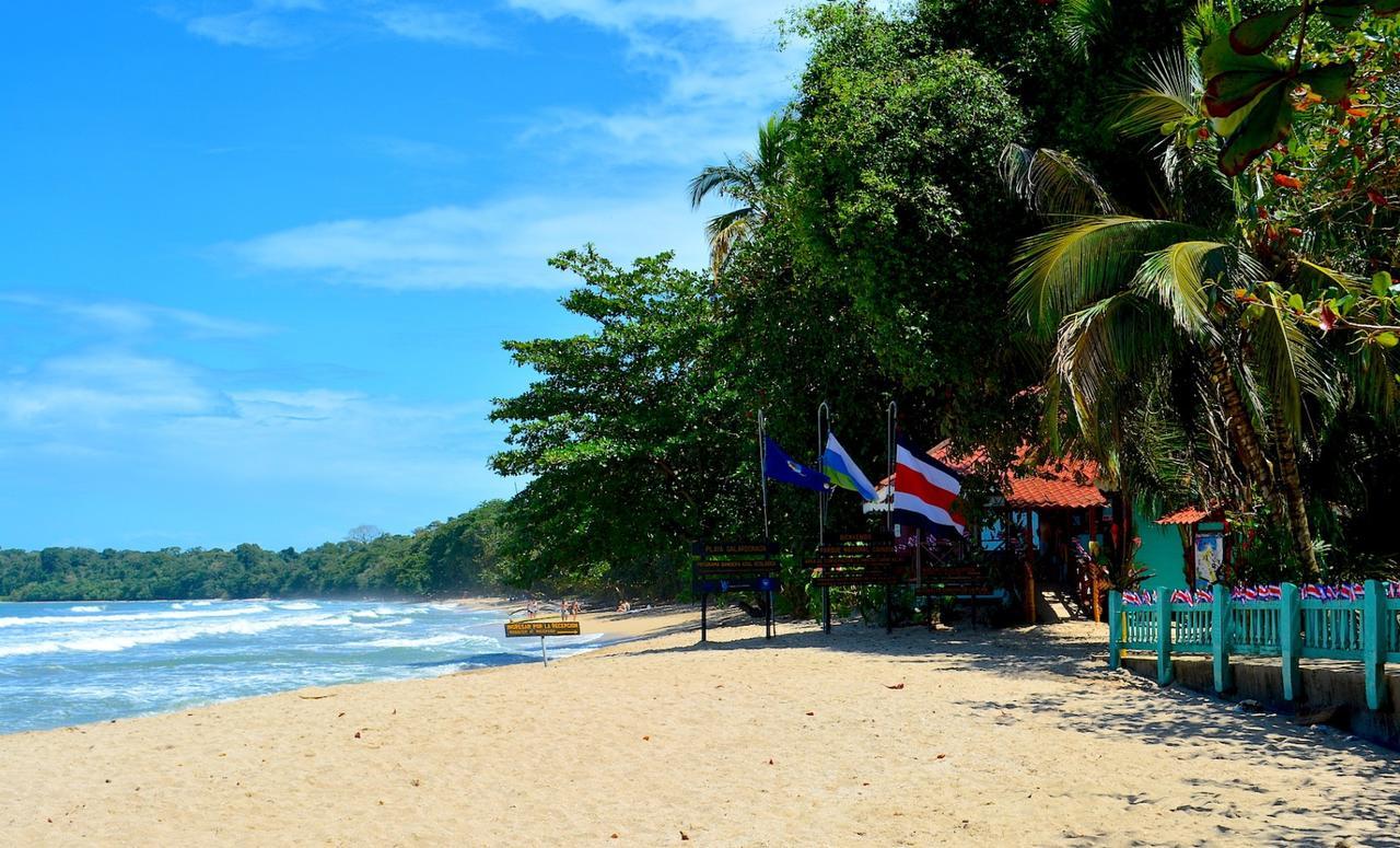 Secret Garden Hotel Cahuita Buitenkant foto